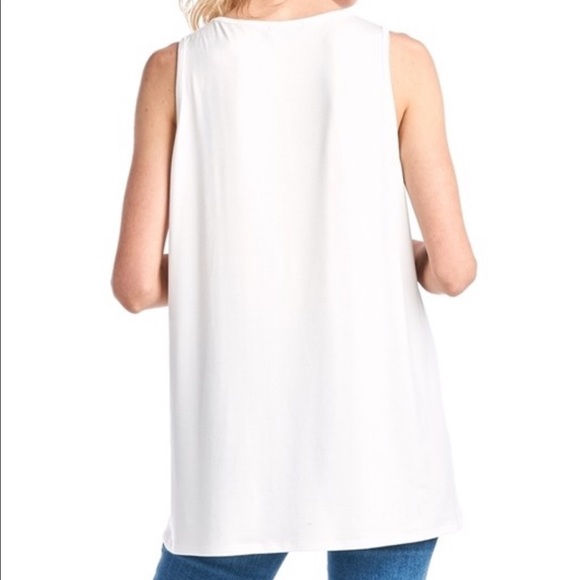 Single Dog Mom Graphic Top - Picture 2 of 2